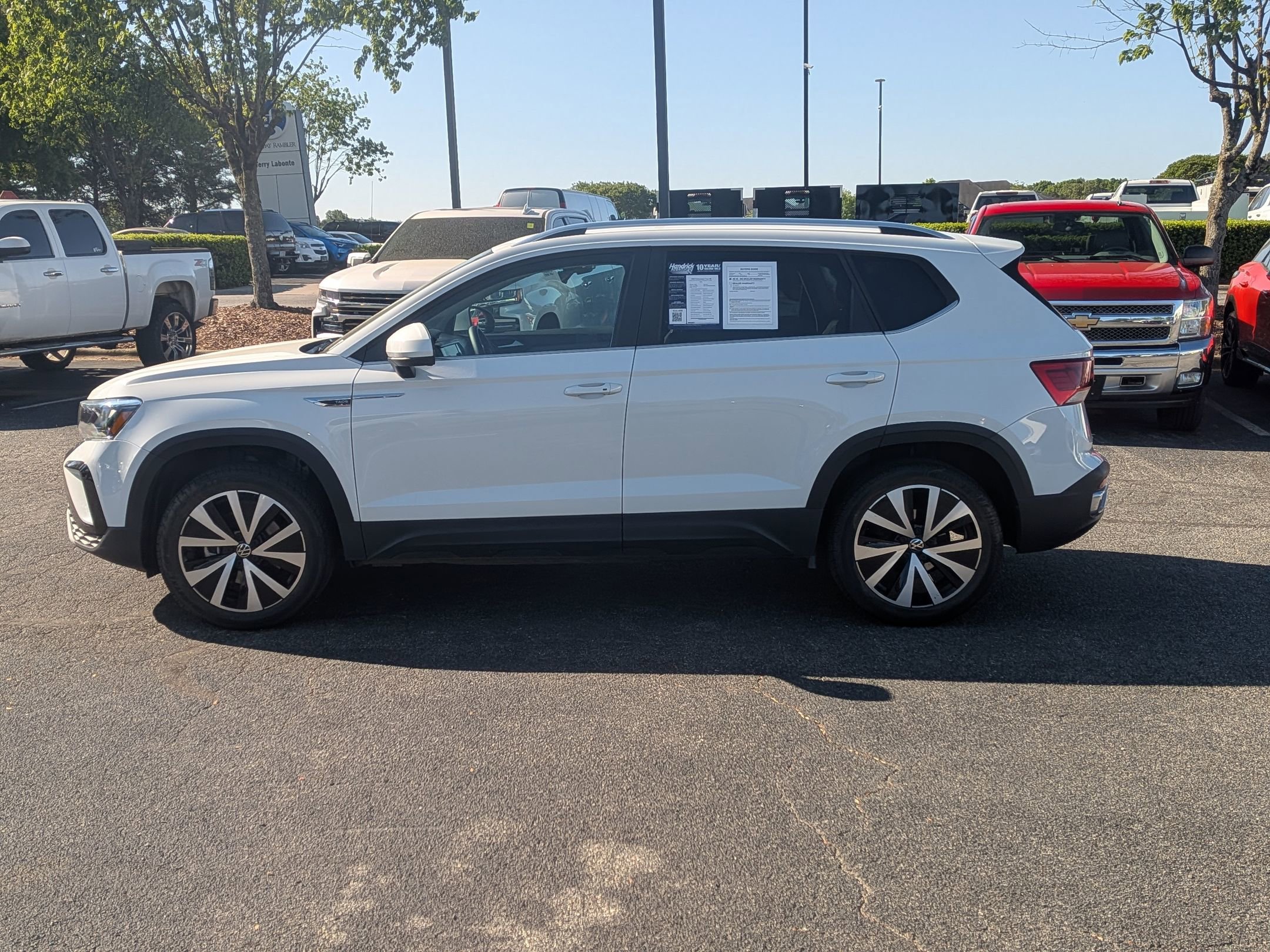 Used 2022 Volkswagen Taos SE AWD/4WD image 6