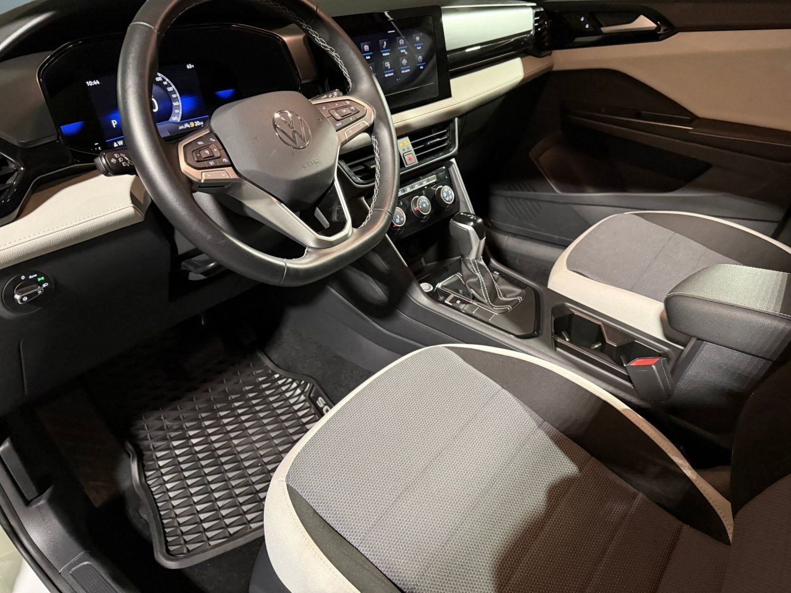 Used 2025 Volkswagen Taos S image 4