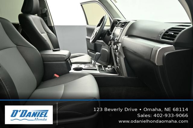 Used 2022 Toyota 4Runner SR5 Premium w/ Moonroof Package AWD/4WD image 42