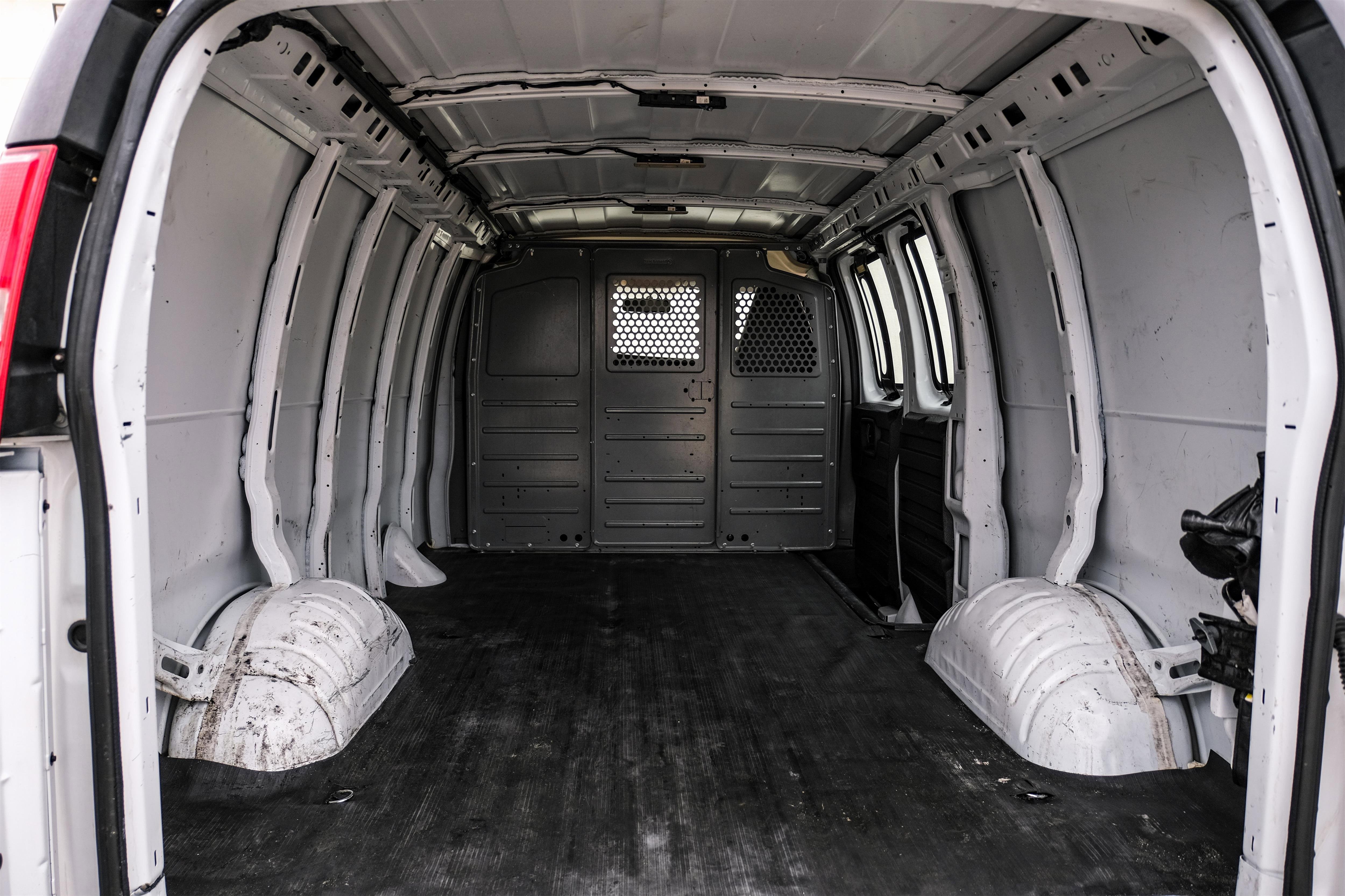 Used 2021 Chevrolet Express 2500 w/ Driver Convenience Package image 32