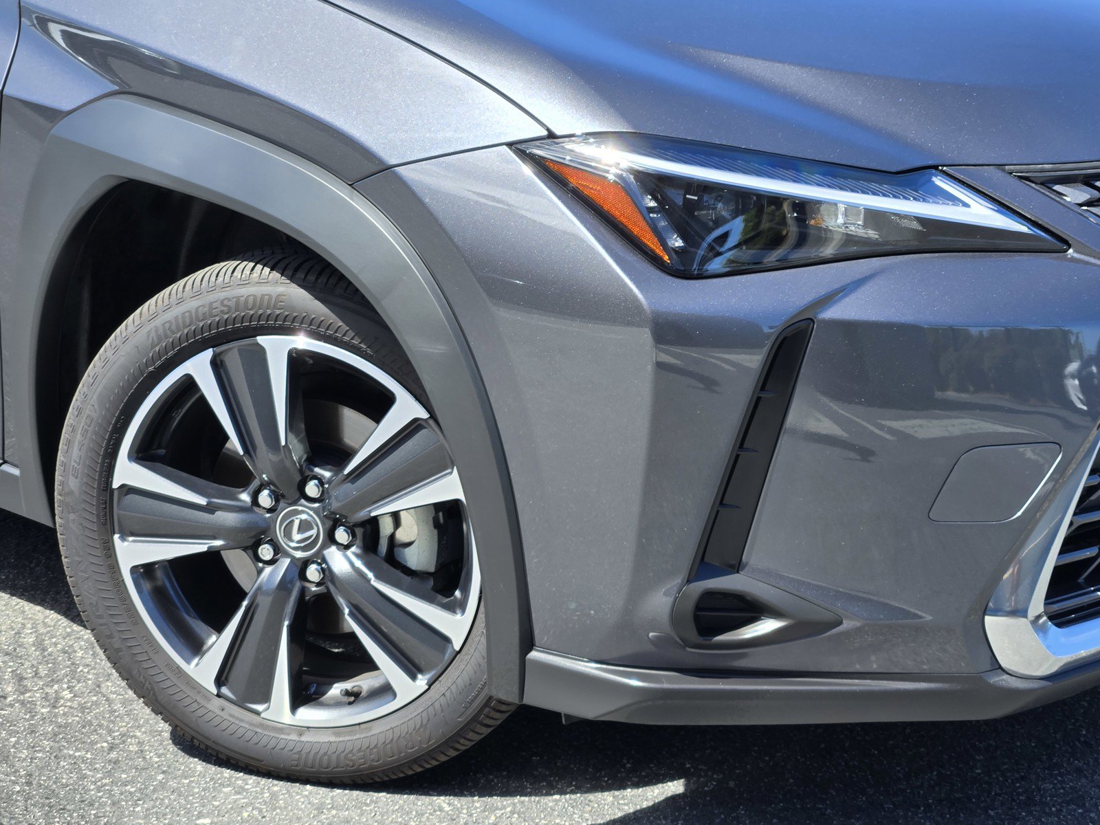 Certified 2025 Lexus UX 300h FWD image 9