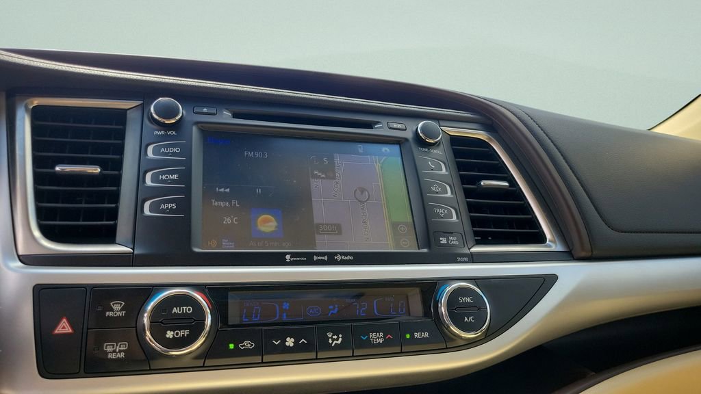 Used 2019 Toyota Highlander XLE image 21