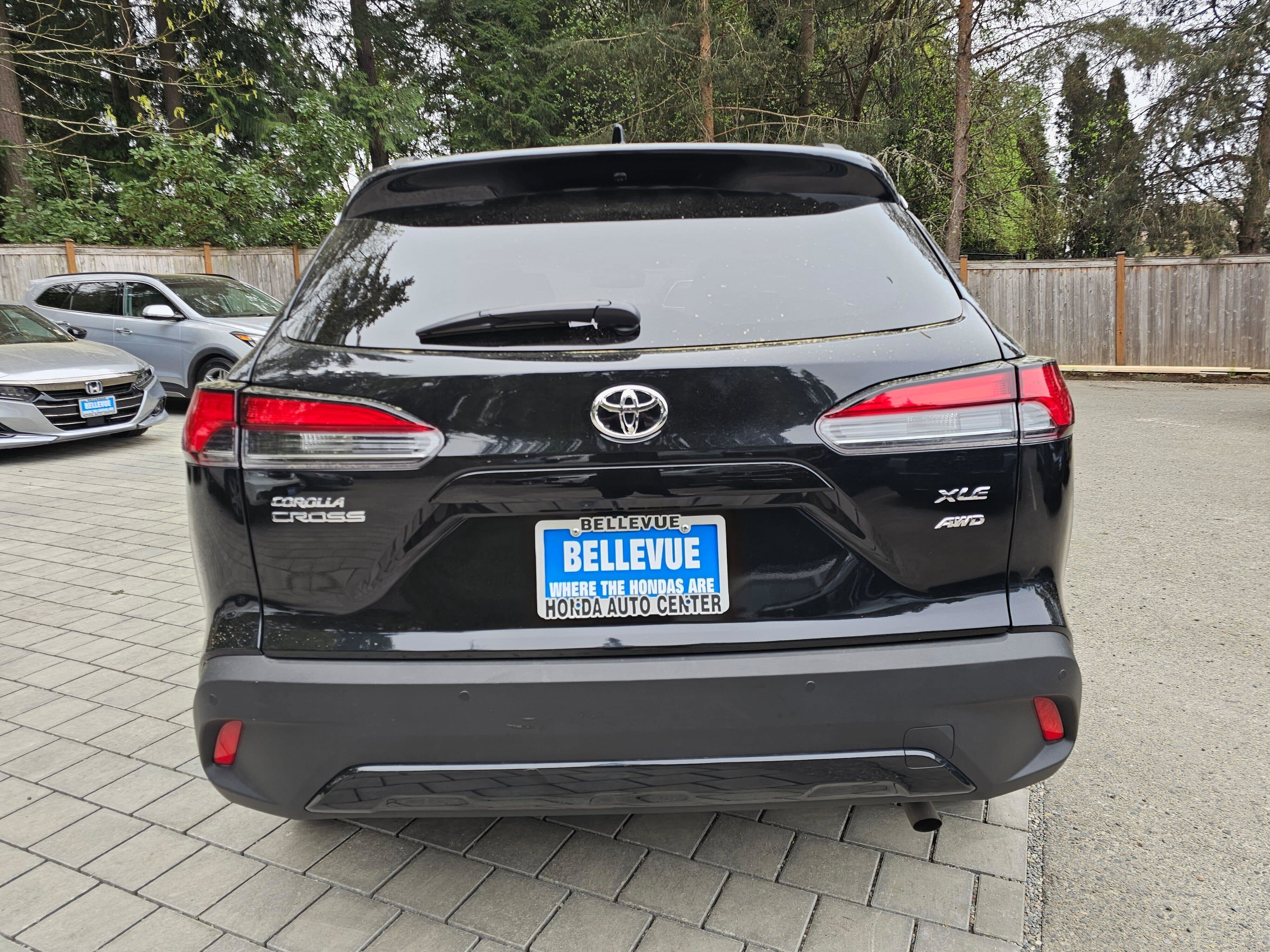 Used 2025 Toyota Corolla Cross XLE w/ Convenience Package image 6