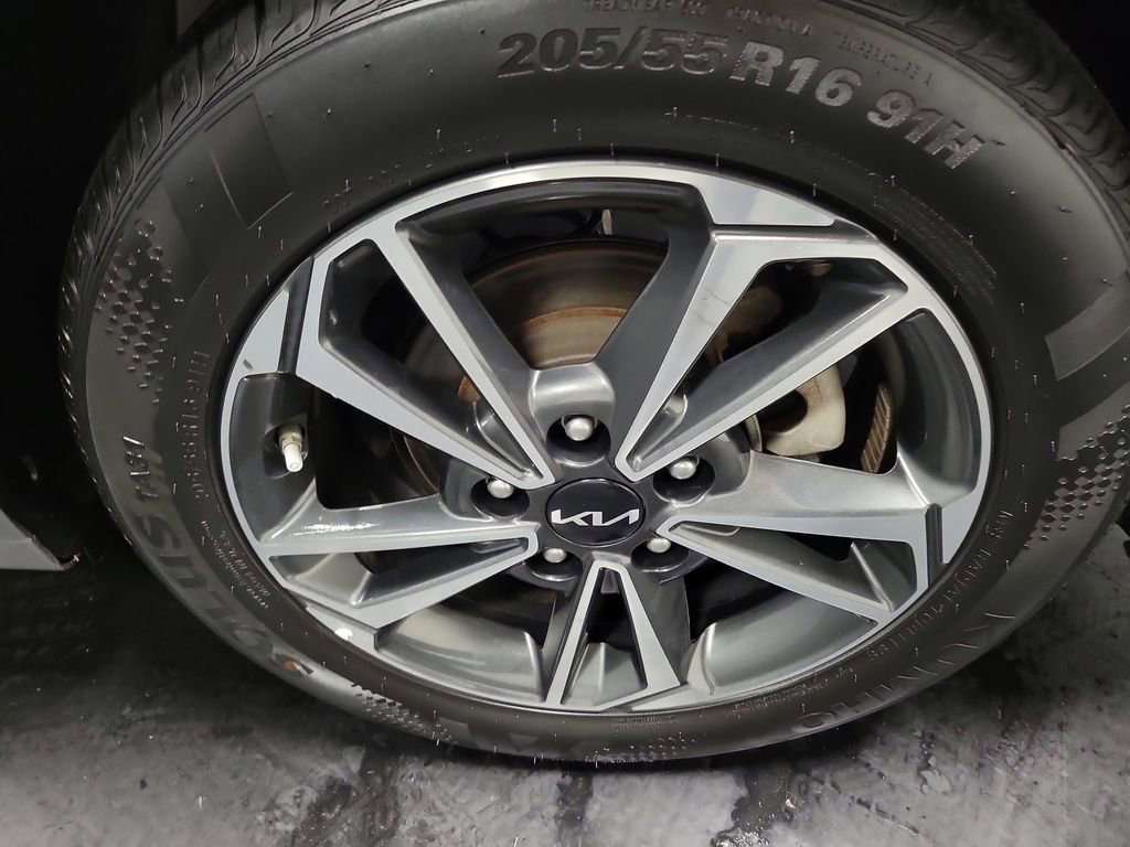 Used 2023 Kia Forte LXS image 10