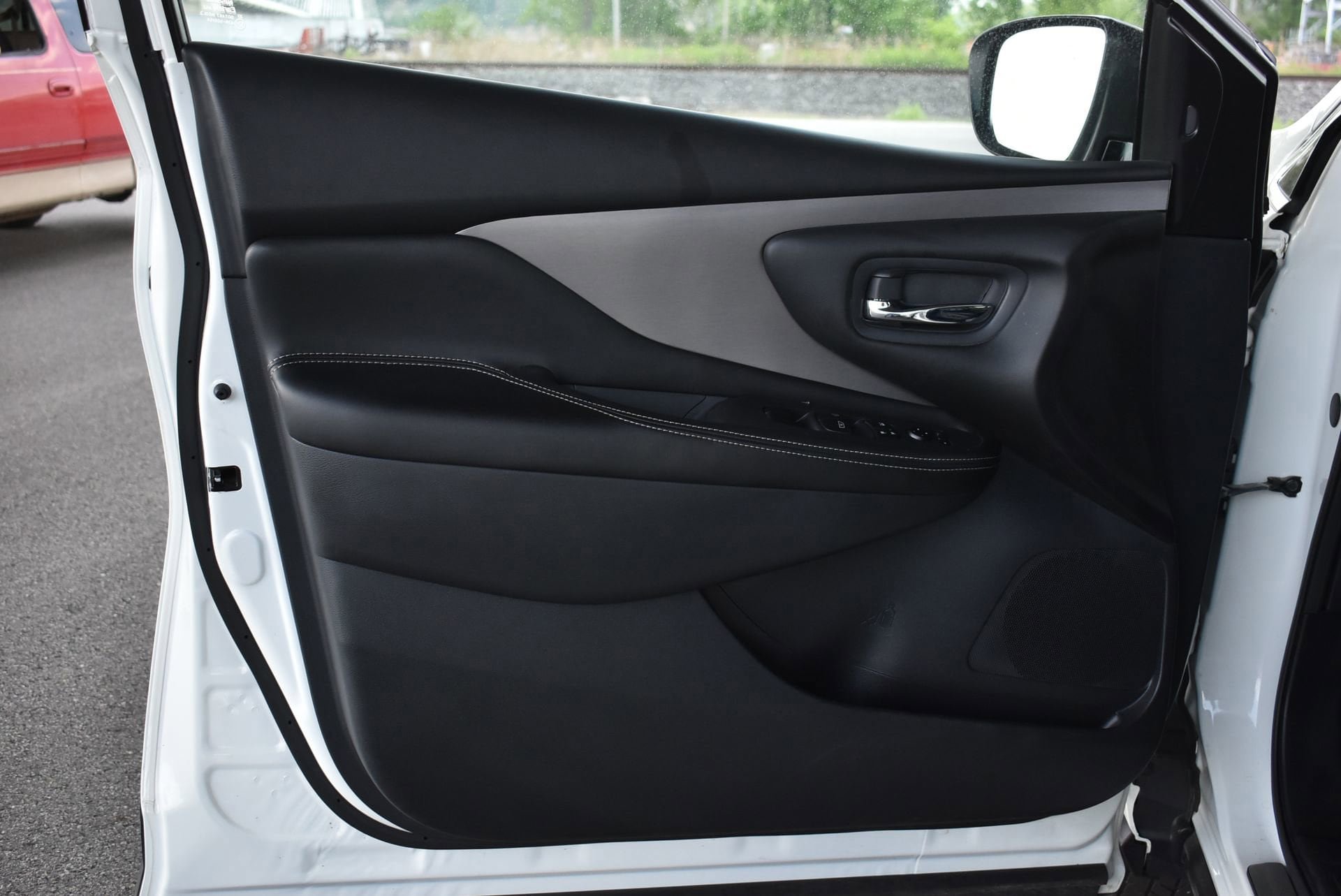 Used 2023 Nissan Murano SV w/ SV Midnight Edition Package AWD/4WD image 12