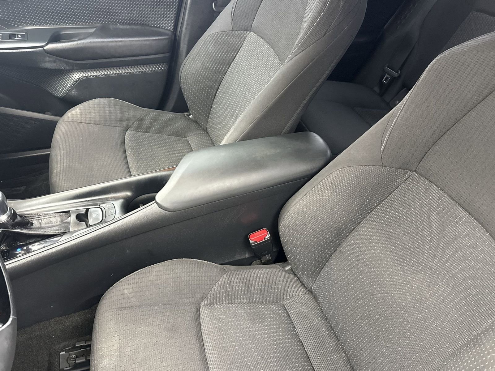 Used 2018 Toyota C-HR XLE image 28