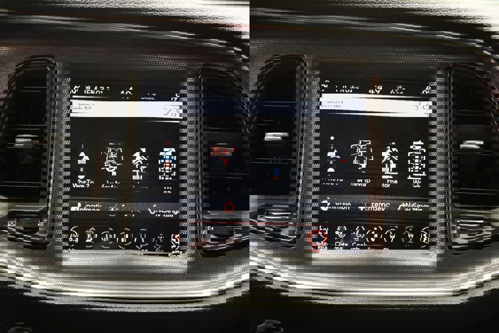 Used 2018 Dodge Challenger GT w/ Technology Group image 19