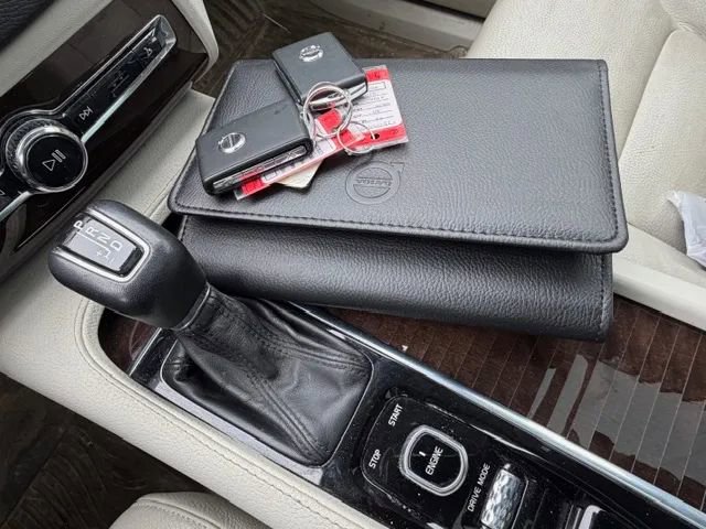 Used 2016 Volvo XC90 T6 Momentum w/ Protection Package Plus image 33