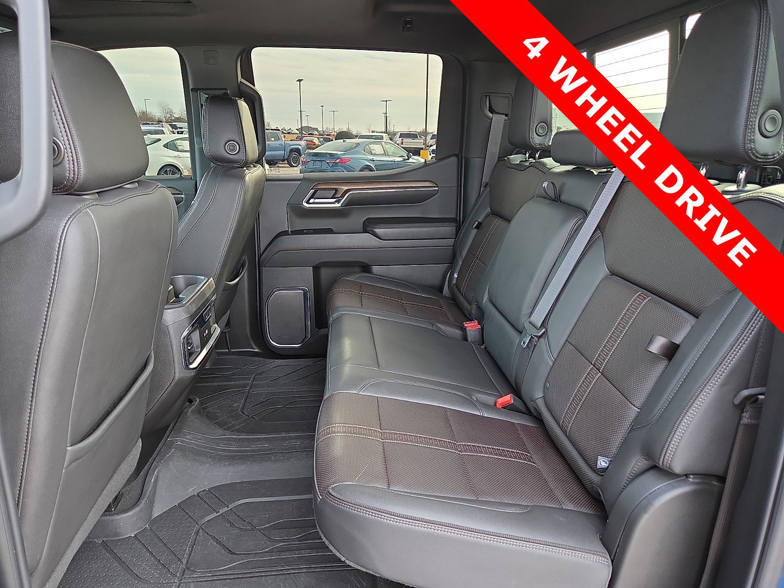 Used 2024 Chevrolet Silverado 1500 High Country w/ High Country Premium Package image 10