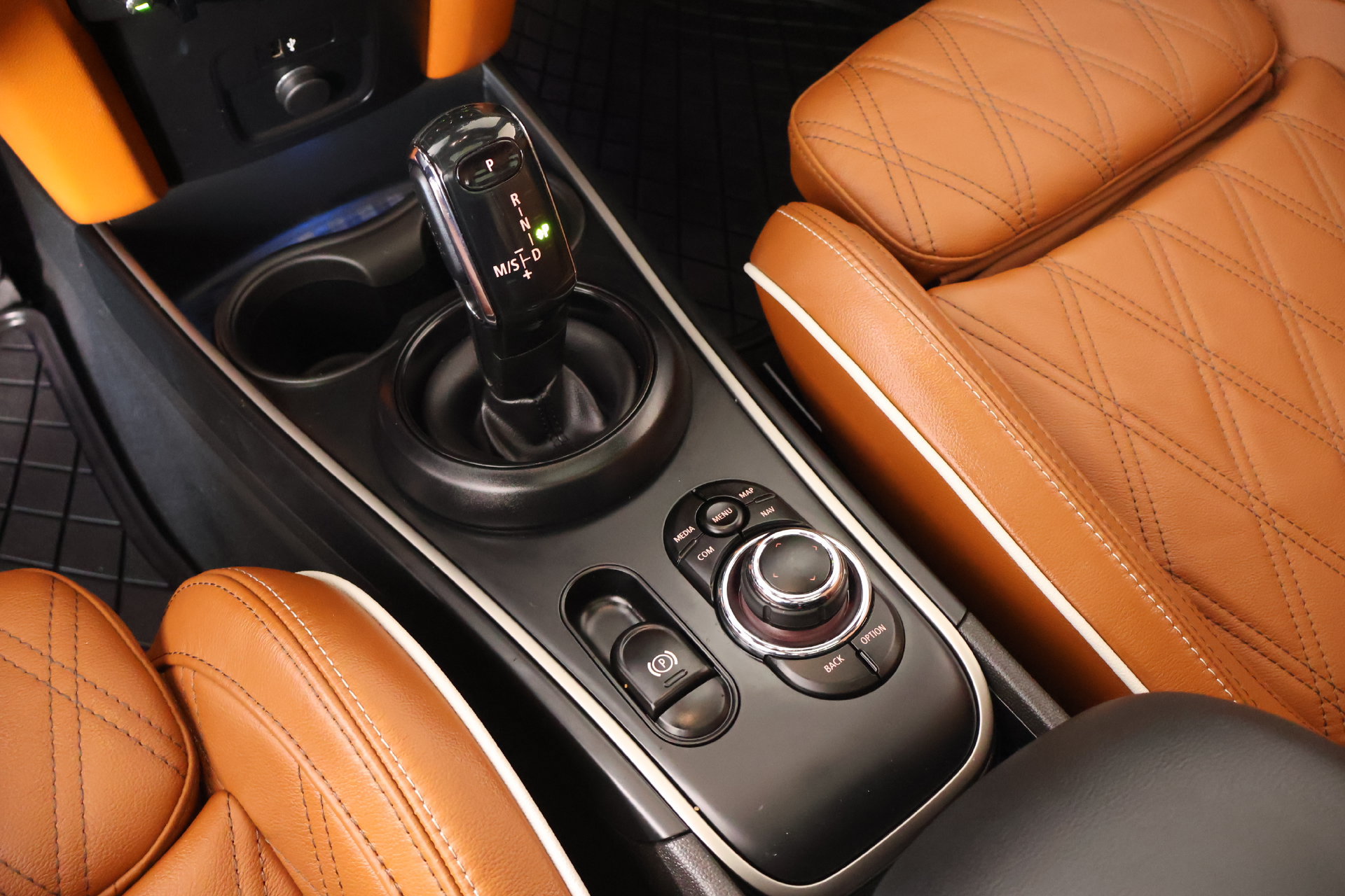 Certified 2024 MINI Cooper Countryman S FWD image 9