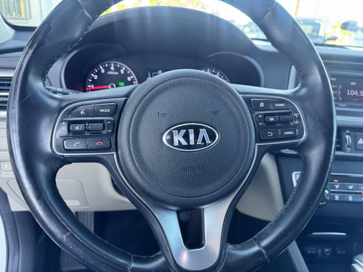 Used 2016 Kia Optima LX FWD image 40