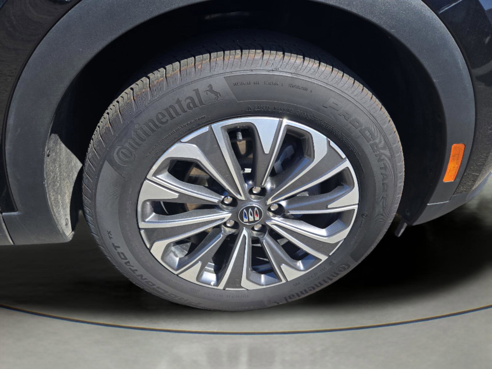 Used 2025 Buick Envision Preferred AWD/4WD image 33