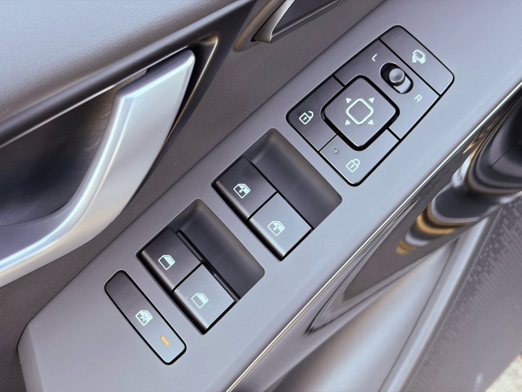 Used 2024 Kia Niro Wave w/ Wave Preserve Package image 8