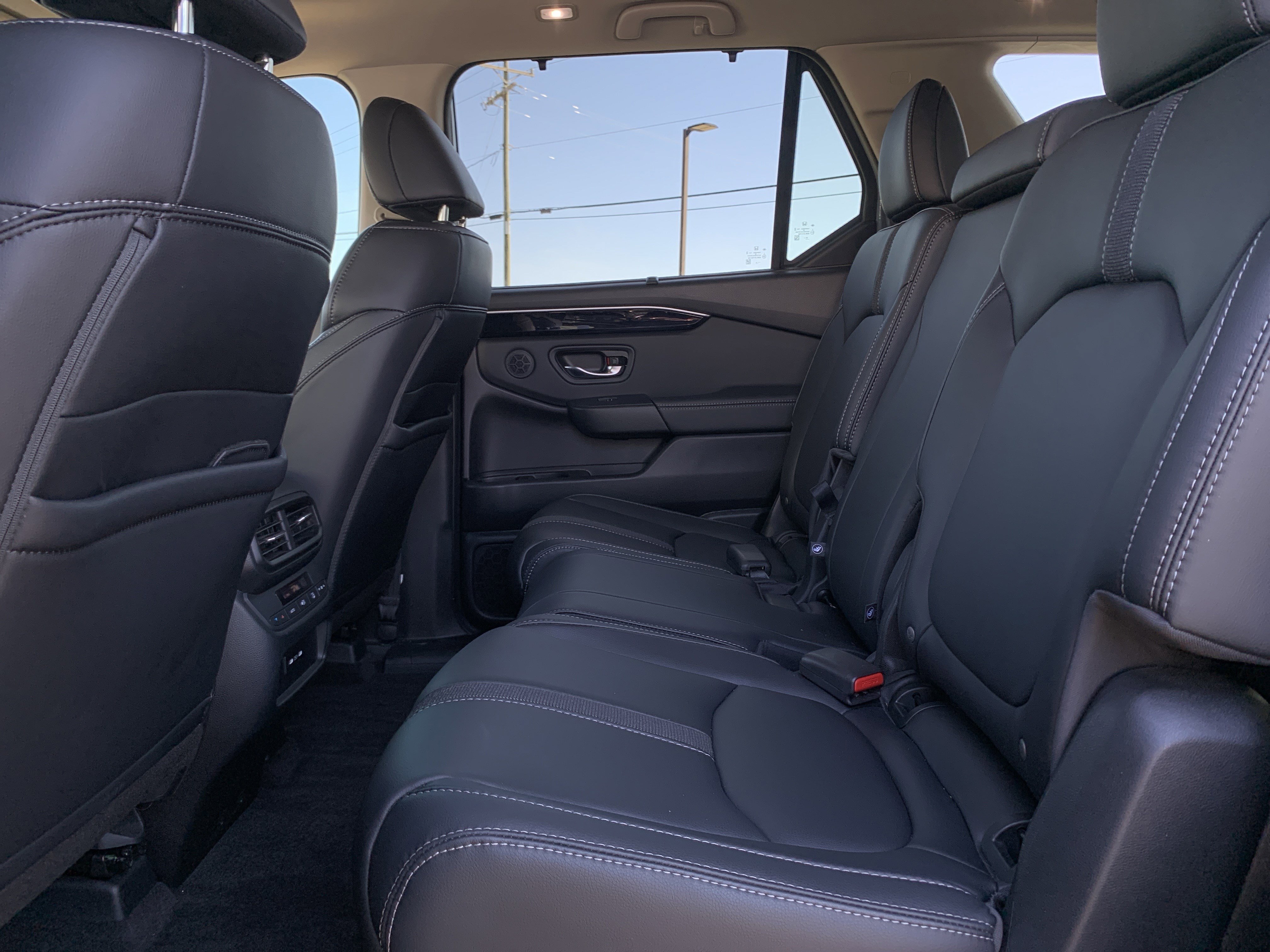 Used 2025 Honda Pilot Touring image 32