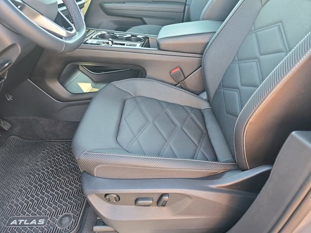 Used 2024 Volkswagen Atlas Cross Sport SE AWD/4WD image 28
