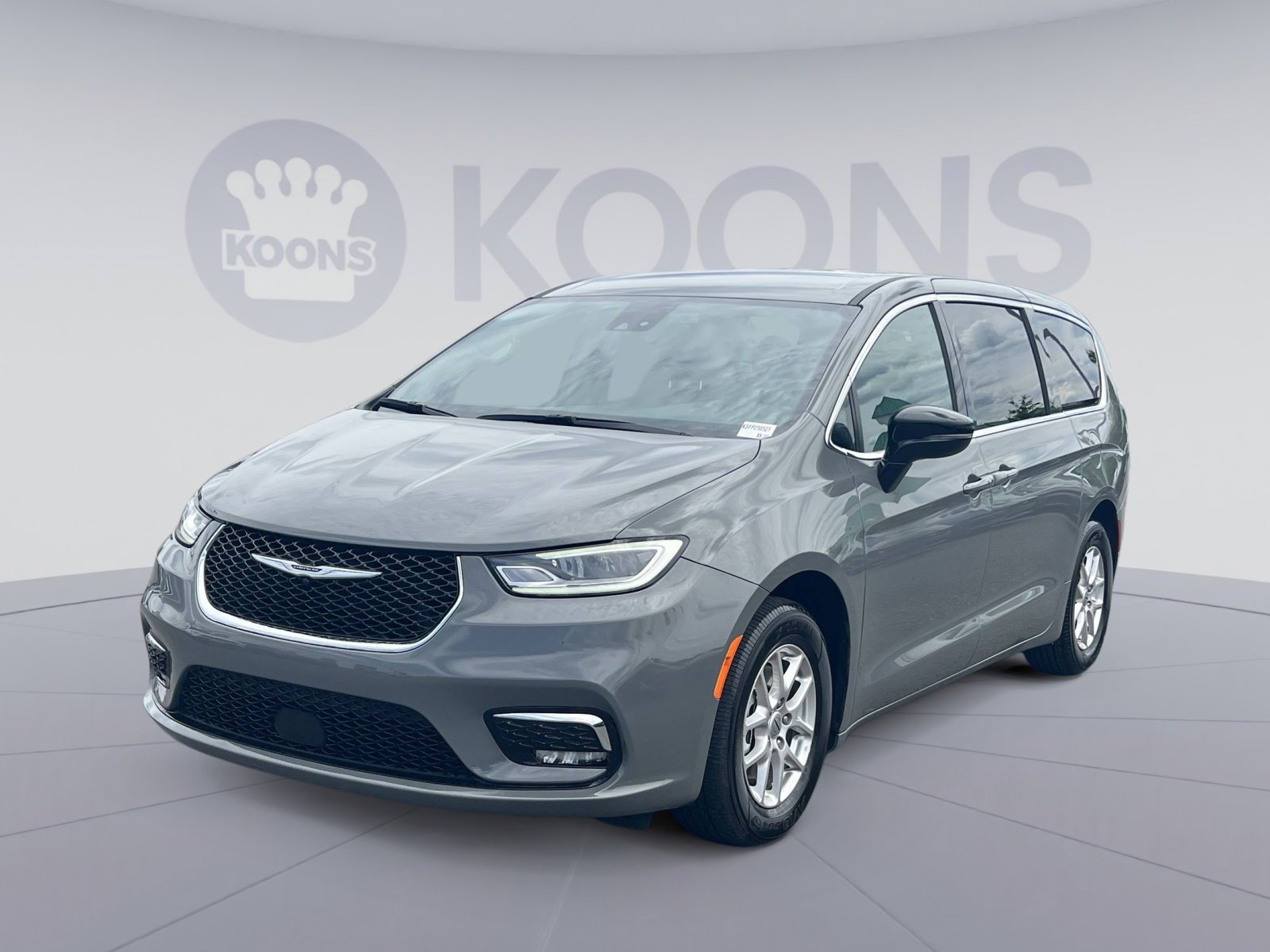 Used 2025 Chrysler Pacifica Select FWD image 1