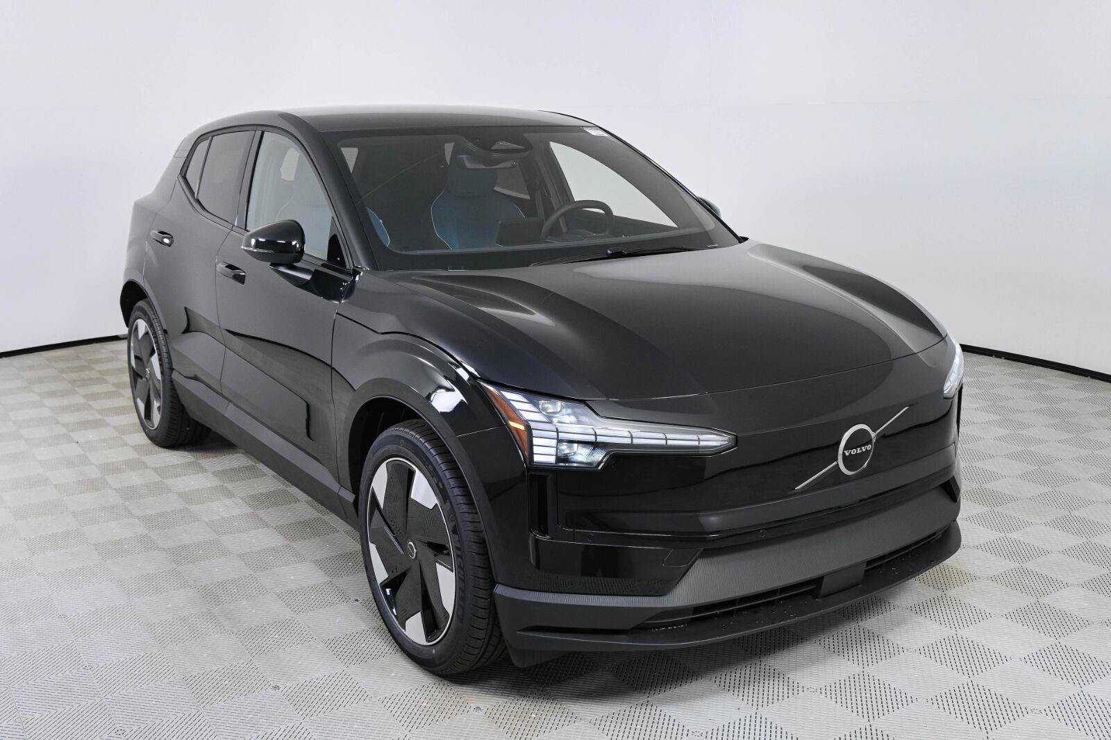 New 2026 Volvo EX30 Plus w/ Protection Package Premier AWD/4WD image 24
