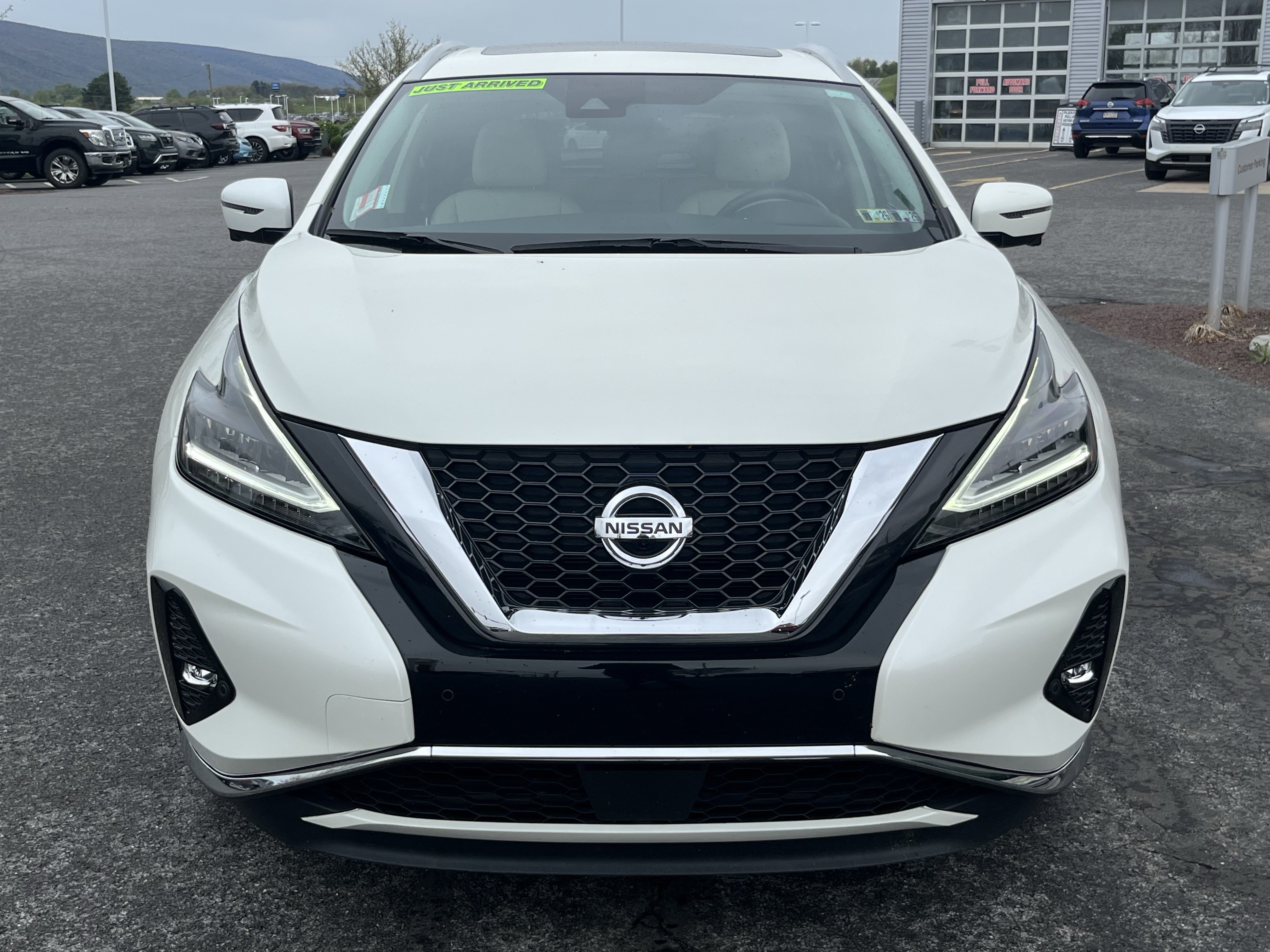 Used 2020 Nissan Murano SL w/ Moonroof Package AWD/4WD image 10
