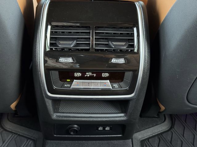 Used 2024 BMW X7 xDrive40i w/ M Sport Package AWD/4WD image 31