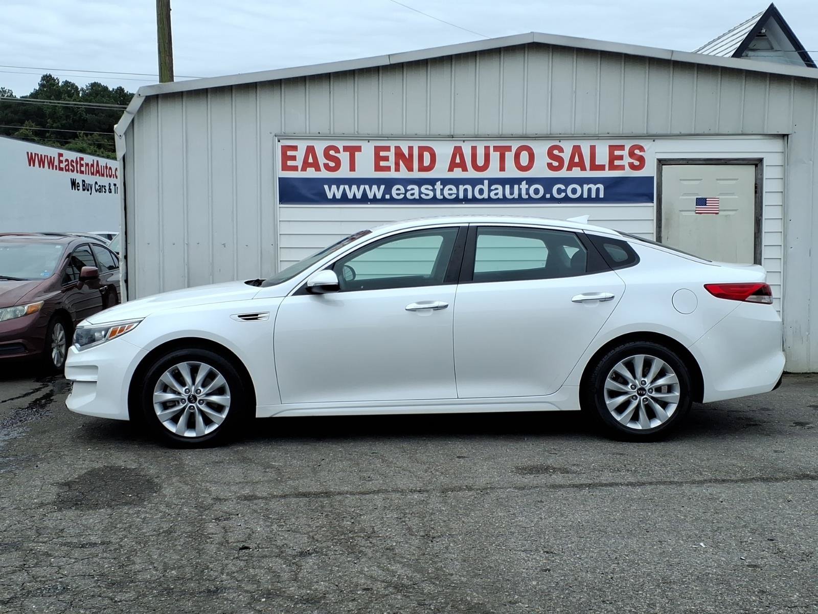 Used 2017 Kia Optima LX FWD image 2