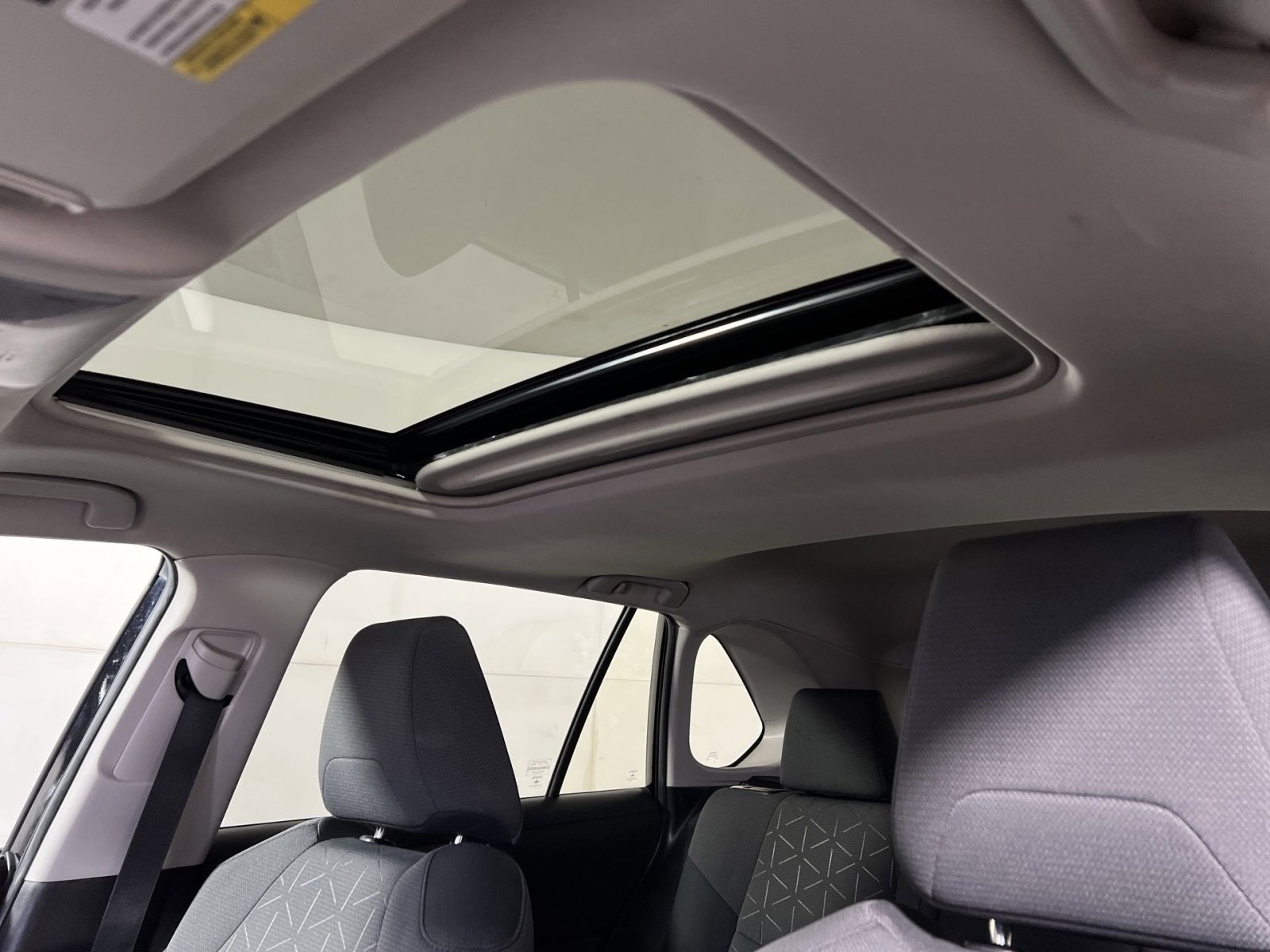 Used 2020 Toyota RAV4 XLE w/ Convenience Package image 23