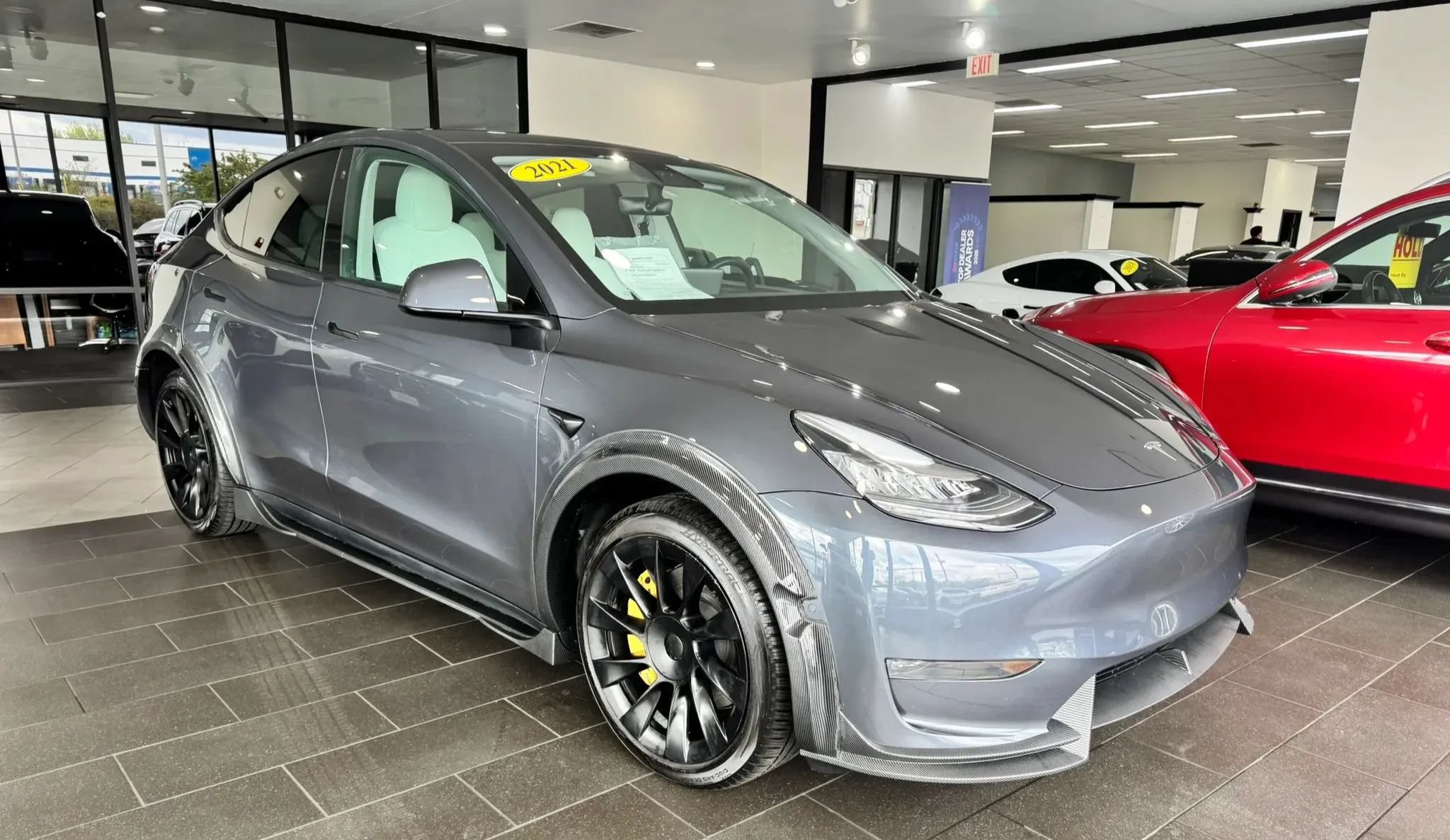 Used 2021 Tesla Model Y Long Range AWD/4WD image 1