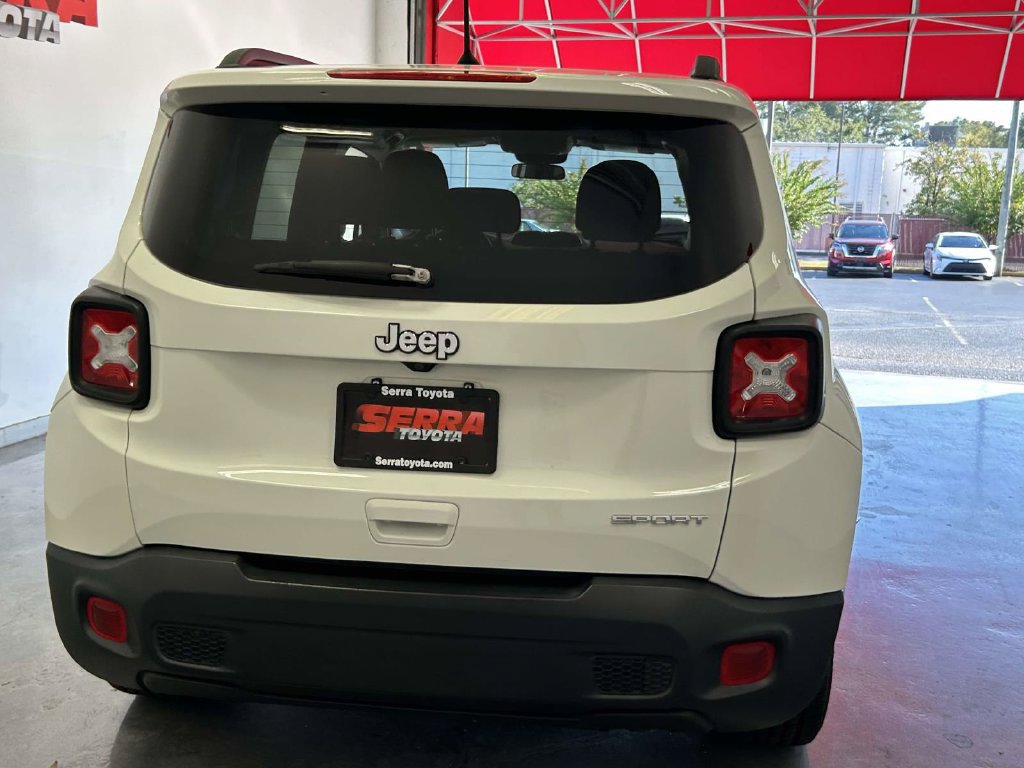 Used 2020 Jeep Renegade Sport w/ Sport Appearance Group FWD image 4