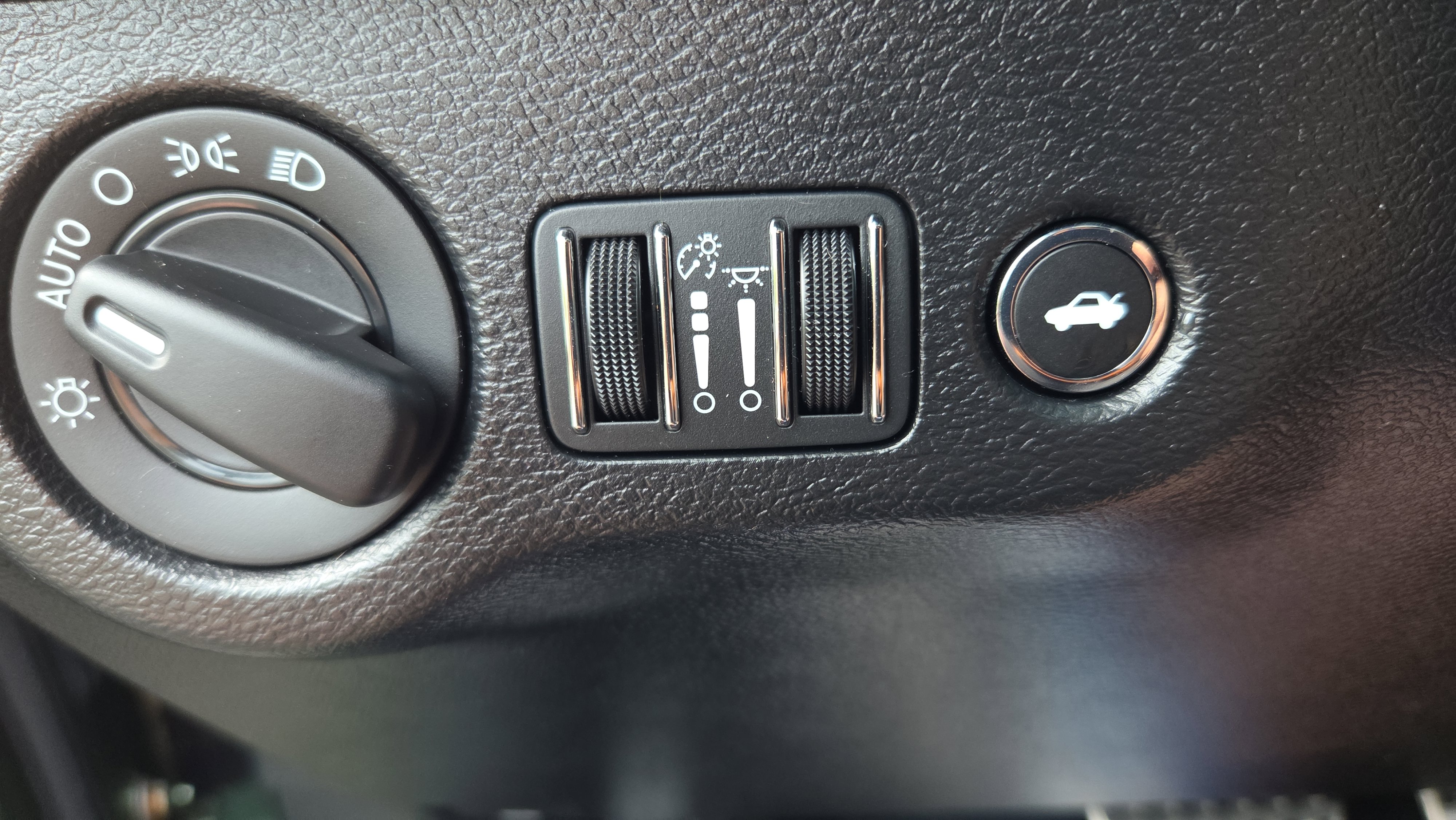 Used 2020 Dodge Challenger SRT Hellcat image 27