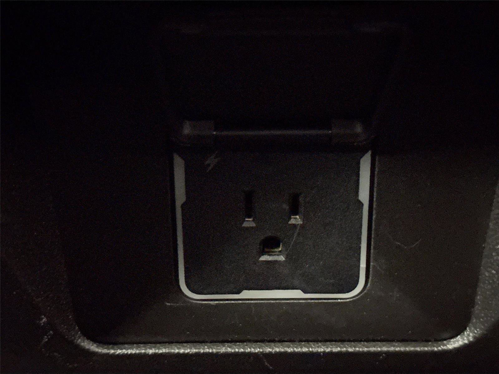 Used 2024 GMC Yukon XL SLT image 36