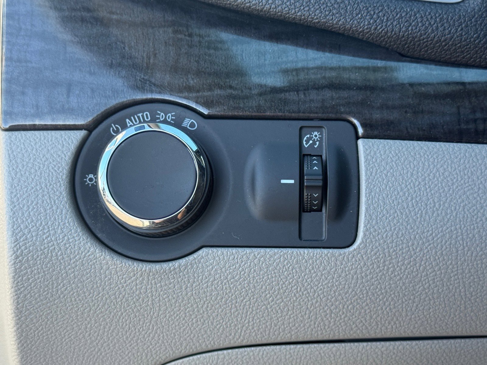 Used 2014 Buick Encore FWD image 29