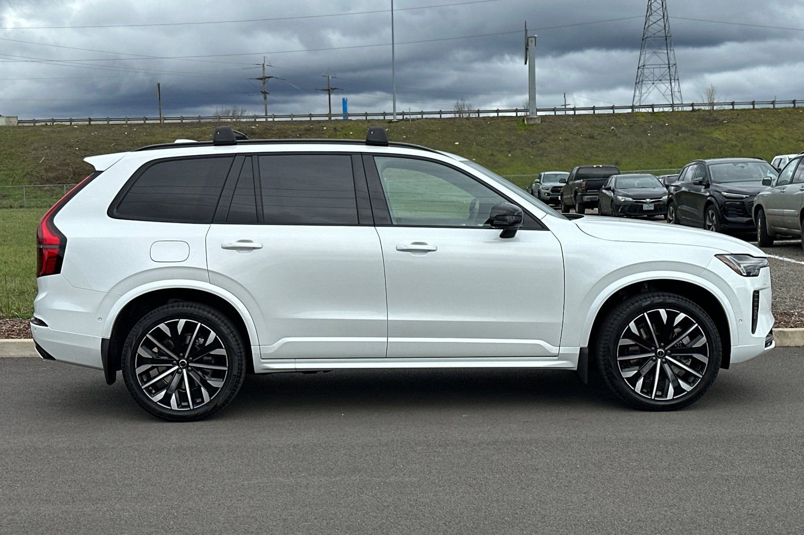 New 2026 Volvo XC90 T8 Ultra w/ Lounge Package image 2