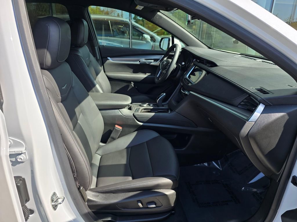 Certified 2024 Cadillac XT5 Luxury AWD/4WD image 11