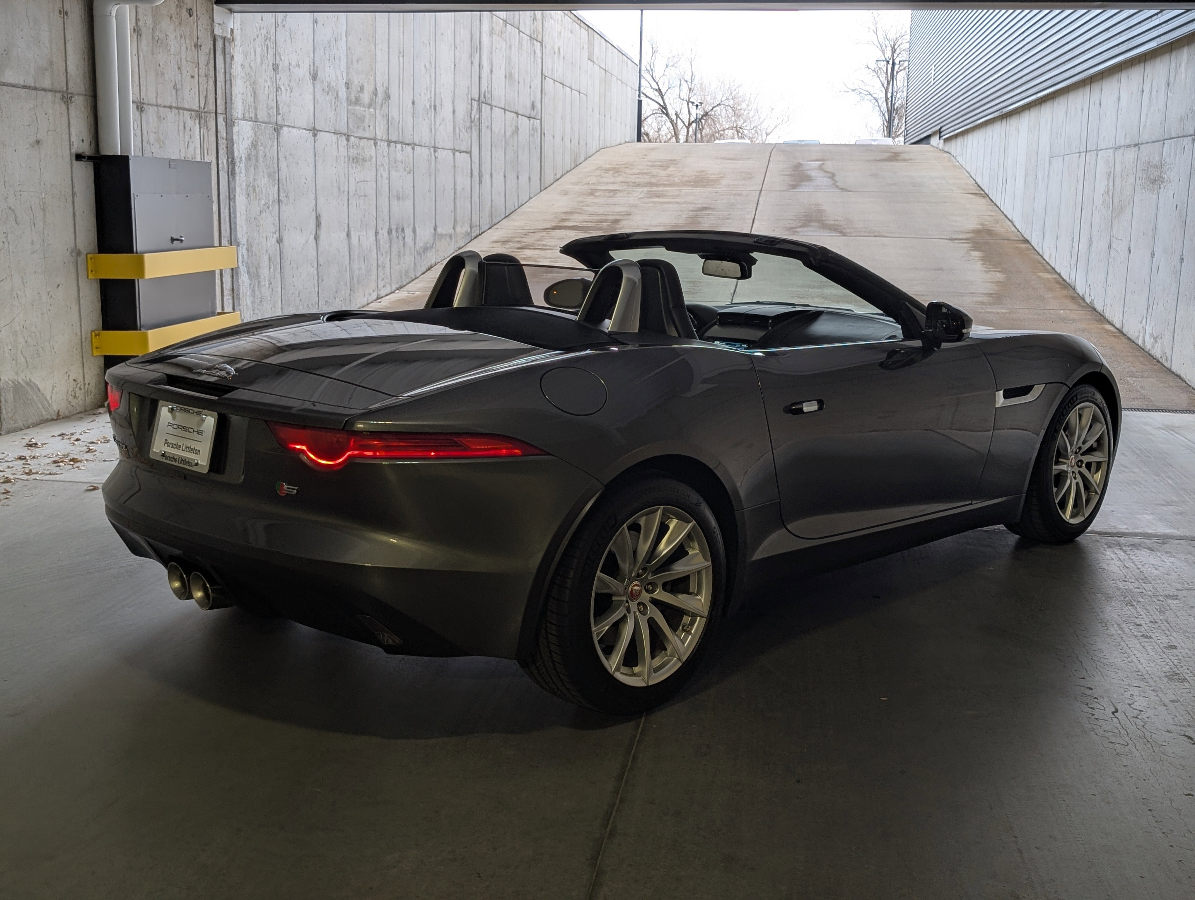 Used 2016 Jaguar F-TYPE Convertible image 9