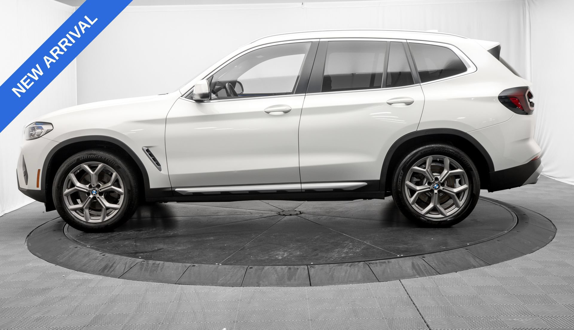 Used 2022 BMW X3 xDrive30i AWD/4WD image 4