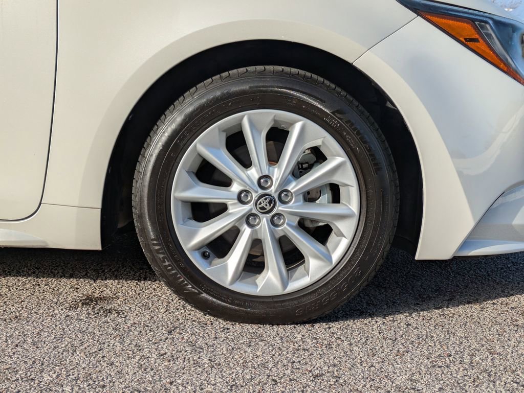 Used 2020 Toyota Corolla LE w/ LE Premium Package image 11