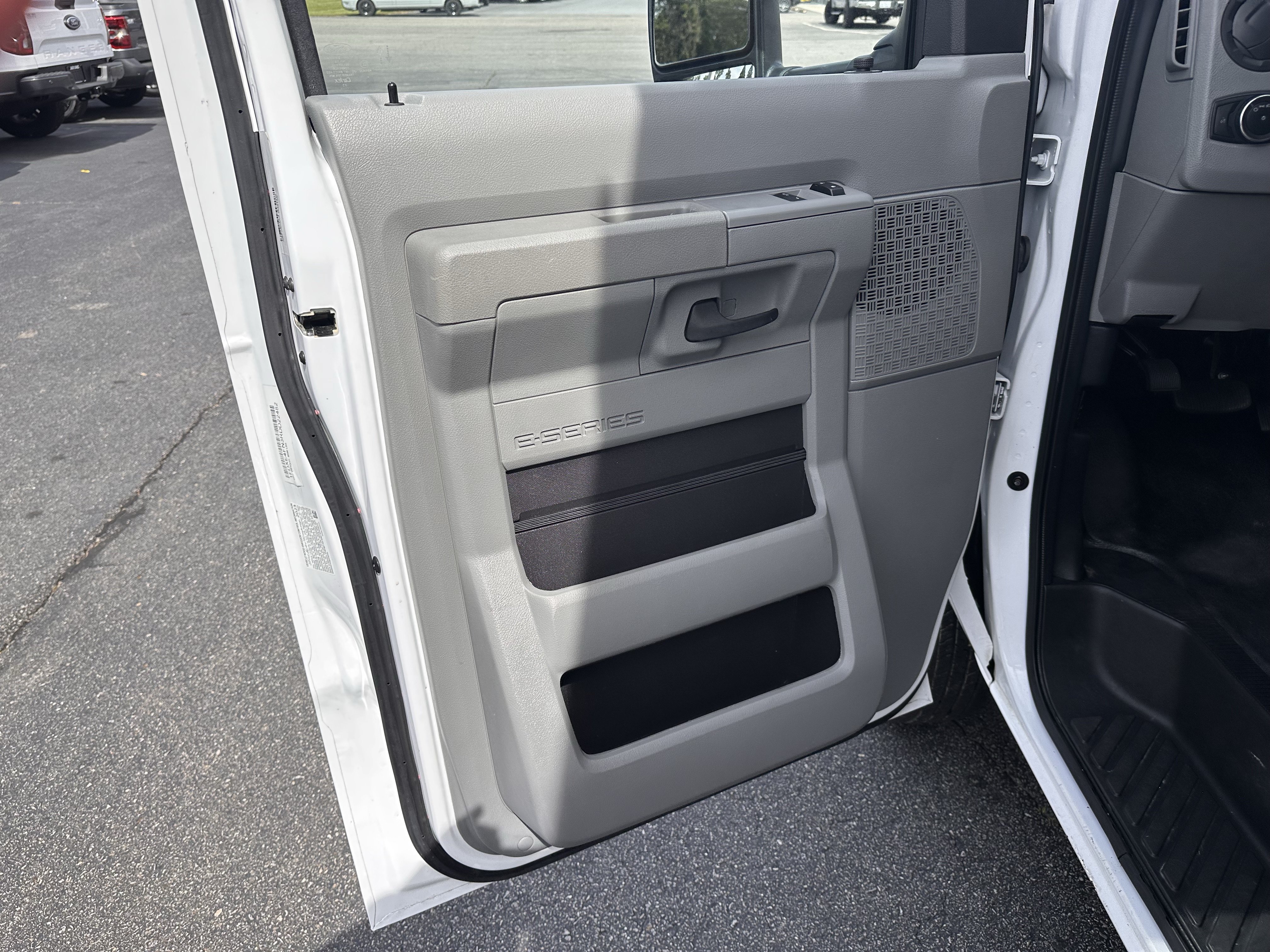 Used 2024 Ford E-450 and Econoline 450 Super Duty w/ Power Windows & Locks Group RWD image 7