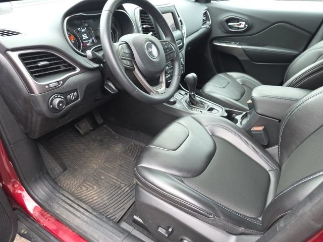 Used 2019 Jeep Cherokee Latitude Plus AWD/4WD image 22
