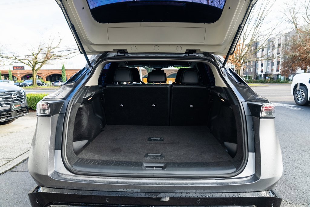 Used 2024 Nissan Ariya AWD image 7