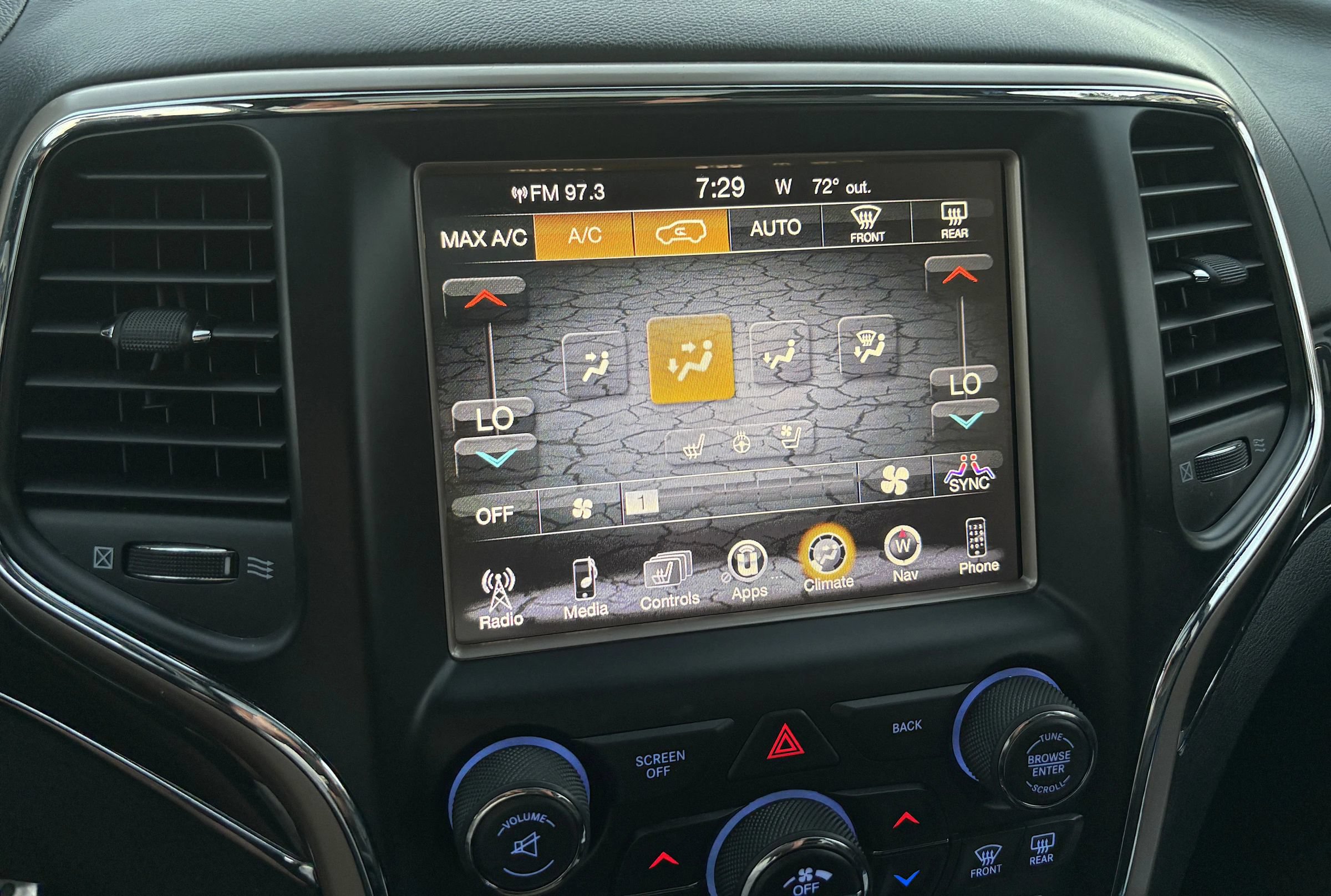 Used 2014 Jeep Grand Cherokee Overland AWD/4WD image 22