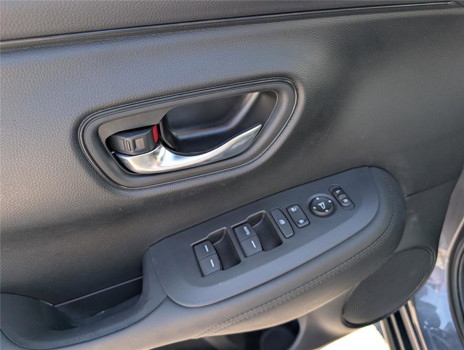 Used 2023 Honda HR-V LX image 19