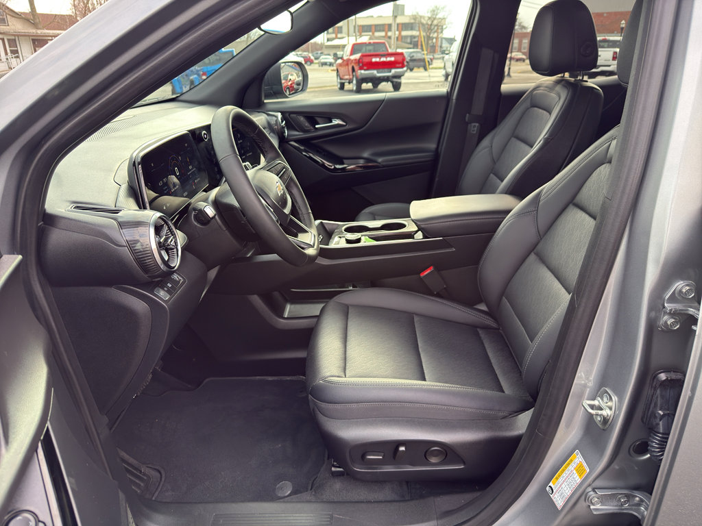 Used 2026 Chevrolet Equinox LT w/ Convenience Package II image 13