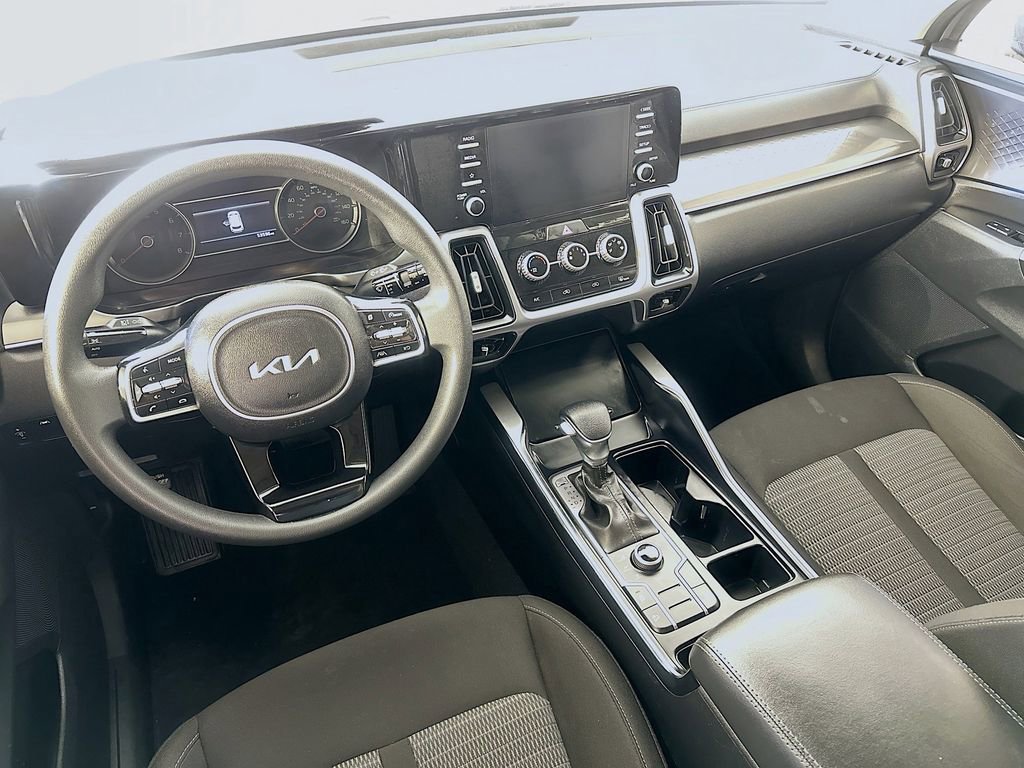Certified 2023 Kia Sorento LX AWD/4WD image 27