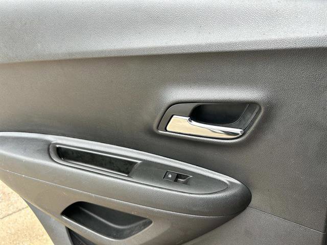 Certified 2022 Chevrolet Trax LT w/ LT Convenience Package image 17