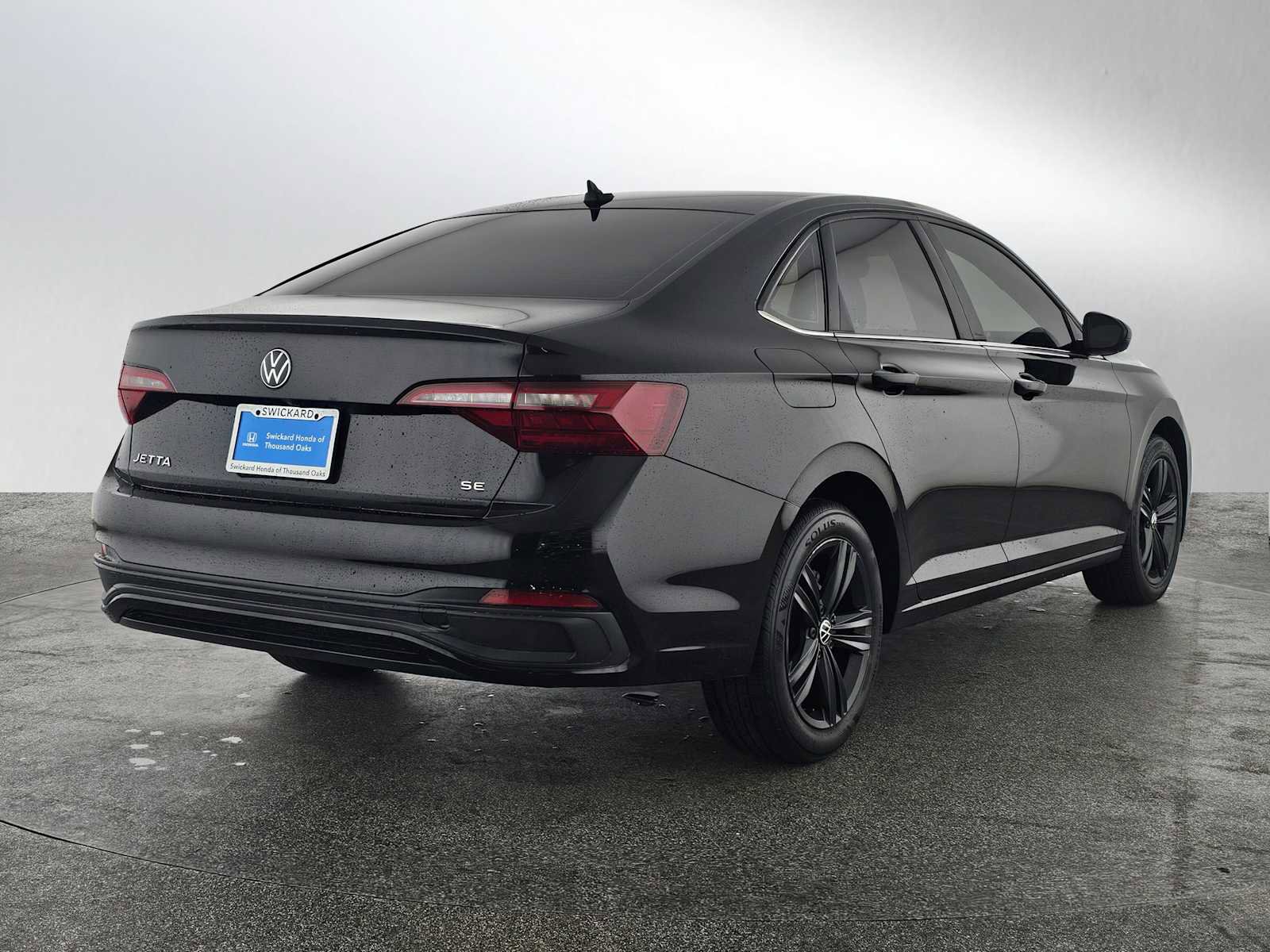 Used 2022 Volkswagen Jetta SE image 3