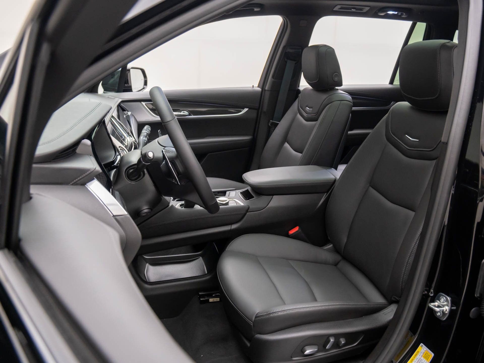 New 2025 Cadillac XT6 Sport image 10