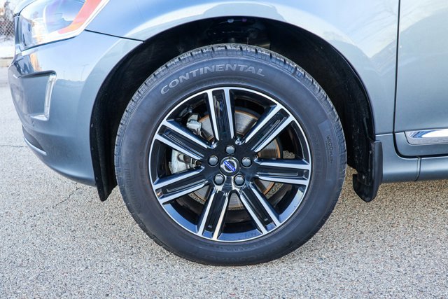 Used 2016 Volvo XC60 T6 Platinum w/ Climate Package image 9