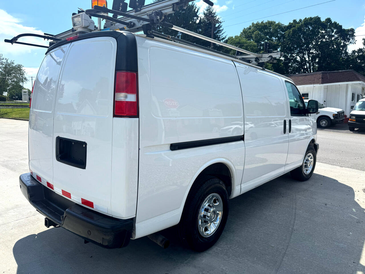 Used 2017 Chevrolet Express 2500 image 5