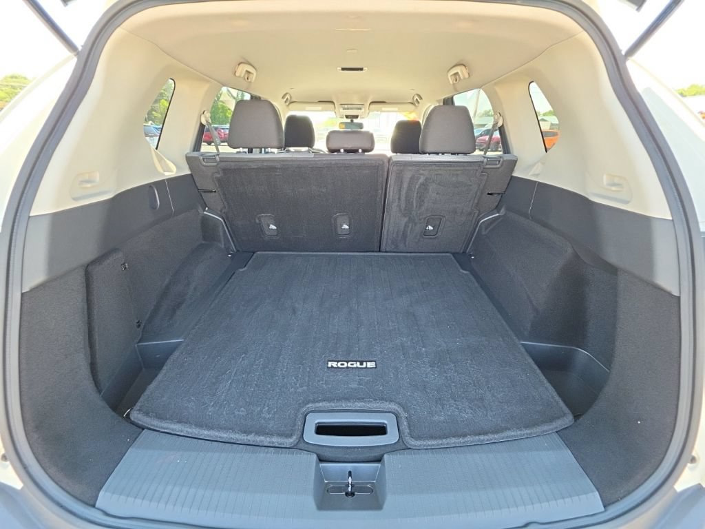 Used 2023 Nissan Rogue SV AWD/4WD image 35