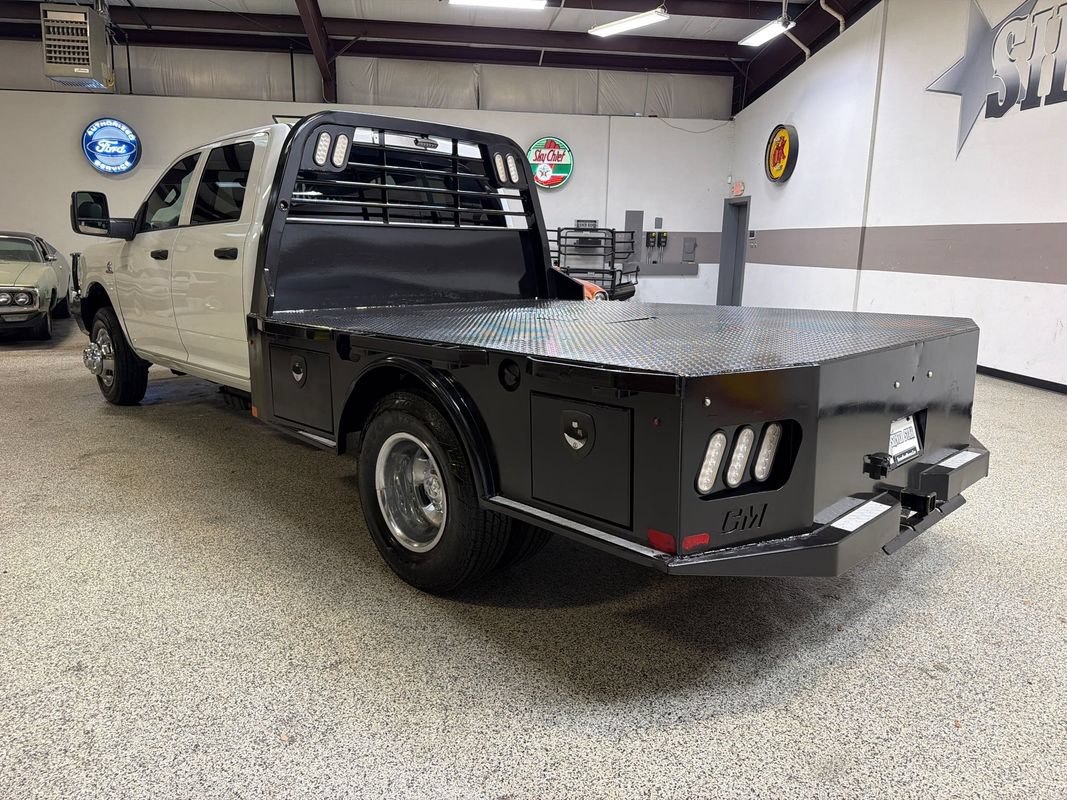 Used 2024 RAM 3500 Tradesman w/ Chrome Appearance Group AWD/4WD image 5