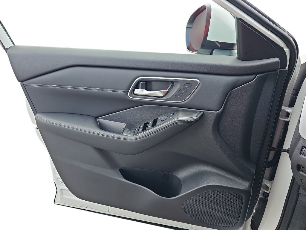 New 2026 Nissan Rogue Platinum w/ Platinum Premium Package AWD/4WD image 26